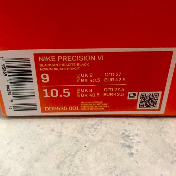 I am selling these shoes because they got small on me and I have only worn once - Picture 2 of 9